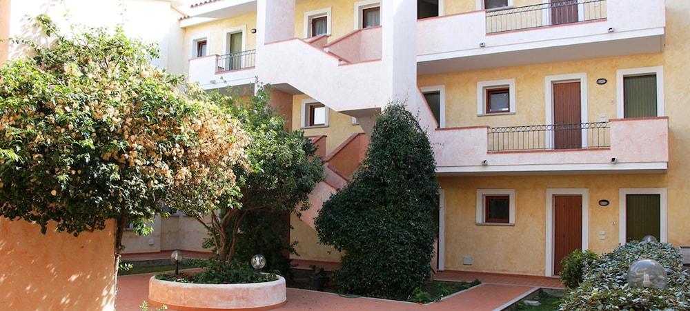 Residence Olimpo Santa Teresa Gallura Exteriér fotografie