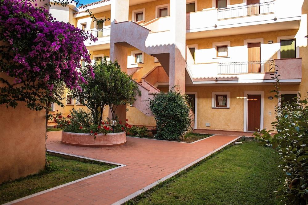 Residence Olimpo Santa Teresa Gallura Exteriér fotografie